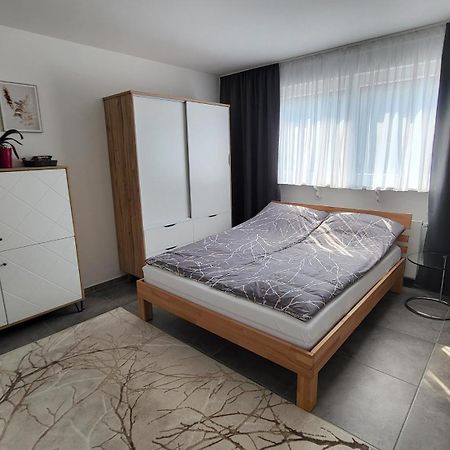 Апартаменты Quiet House - 10 Min Away From Cologne Бергиш-Гладбах Экстерьер фото